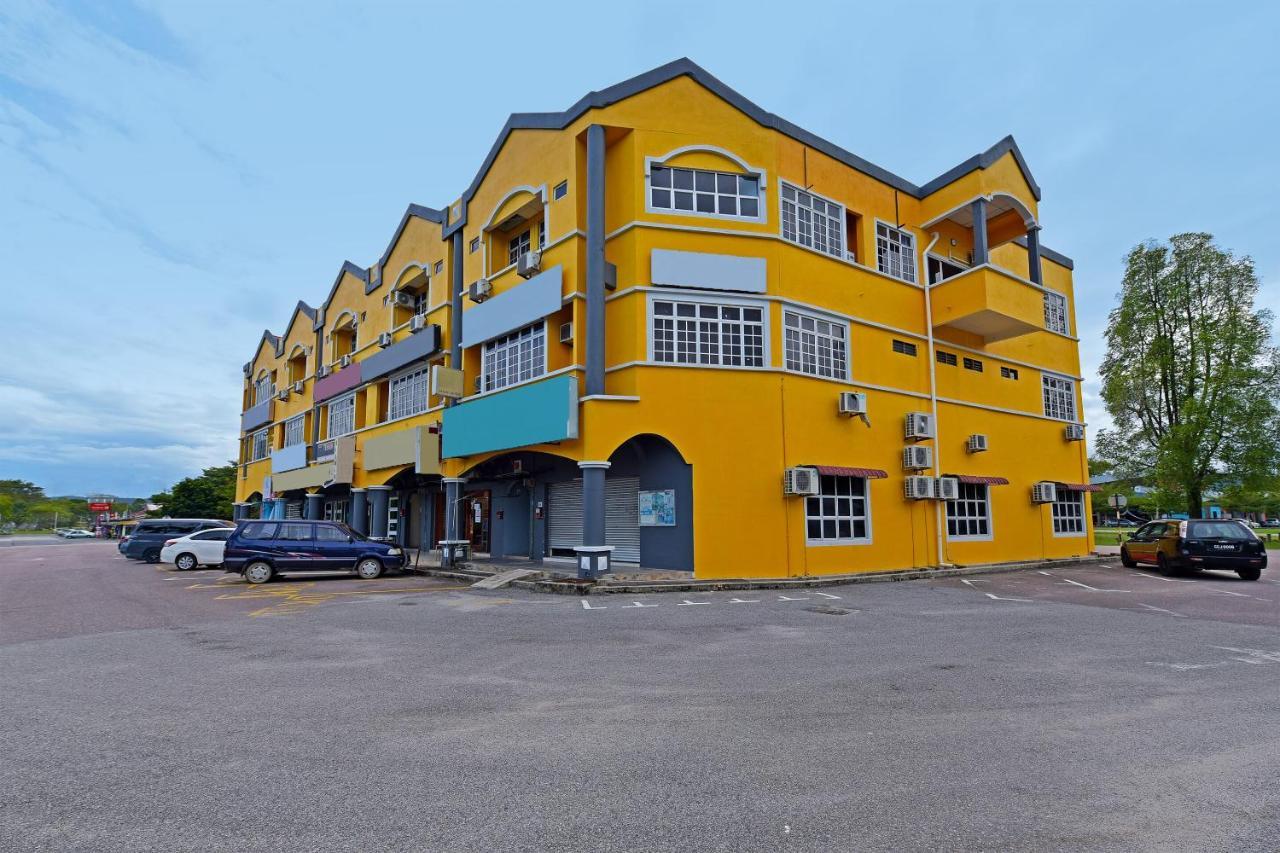Oyo 90672 De Paradise Turtle Hotel Kerteh Exterior foto
